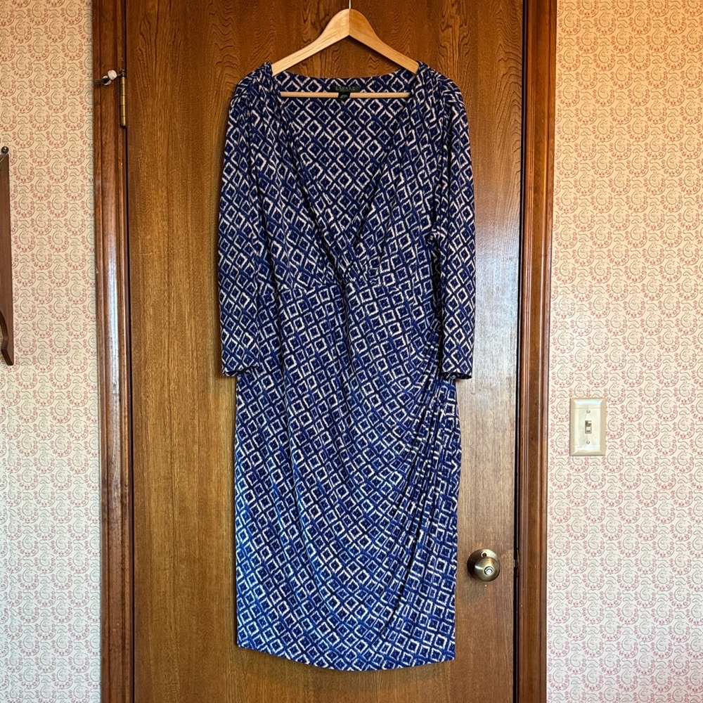 Ralph Lauren Navy Diamond Pattern Long Sleeve Dress 
Size 22 W